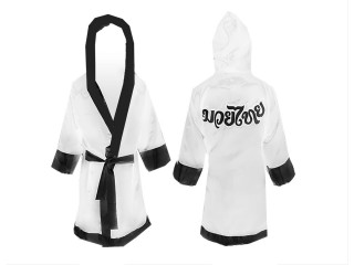 เสื้อคลุมมวยไทย KANONG Boxing Robe ปักชื่อ : KNFIR-001 สีขาว